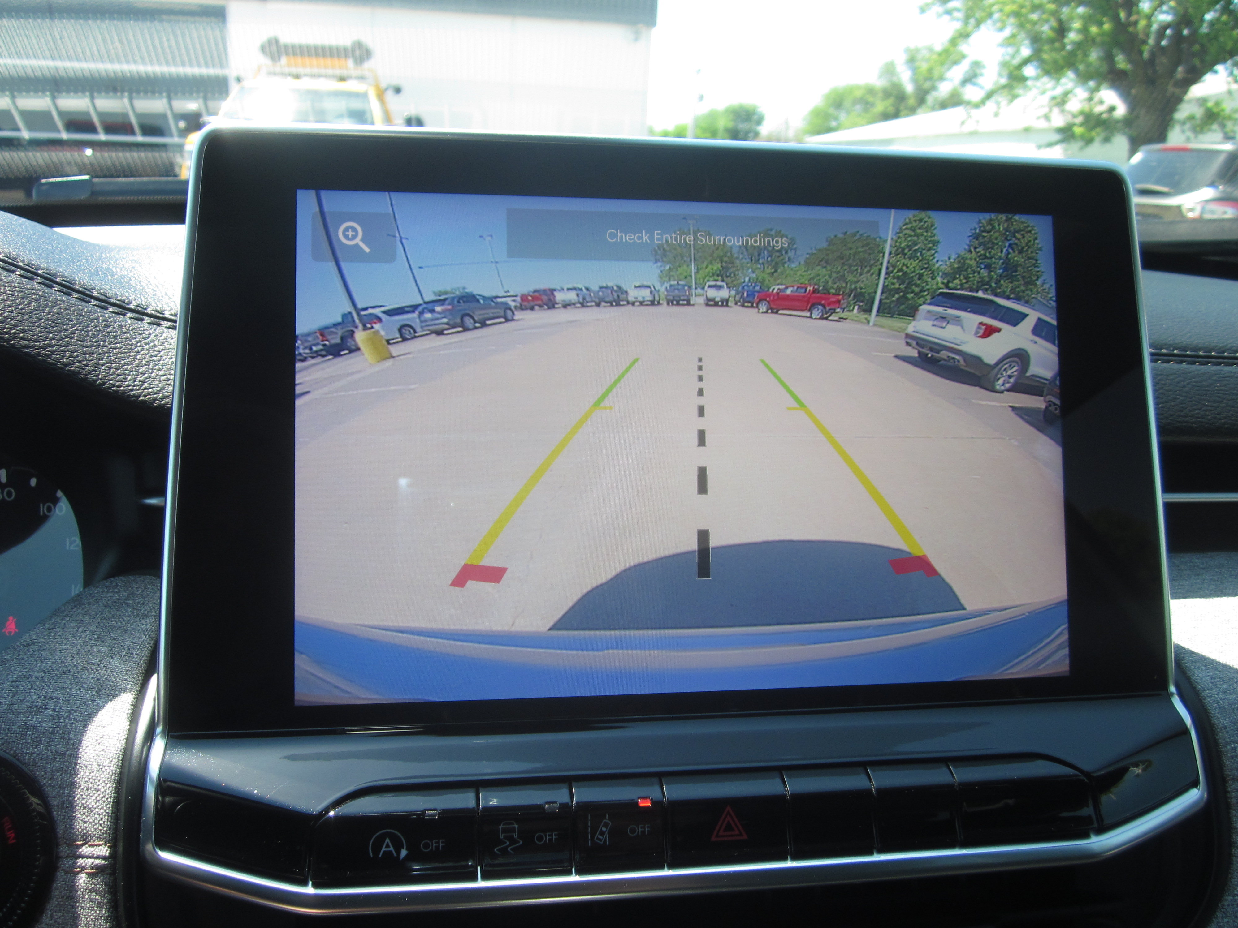 Used 2024 Jeep Compass Latitude AWD/4WD image 18