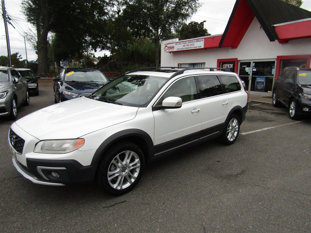 Used 2016 Volvo XC70 T5 Premier w/ Proximity Package image 4