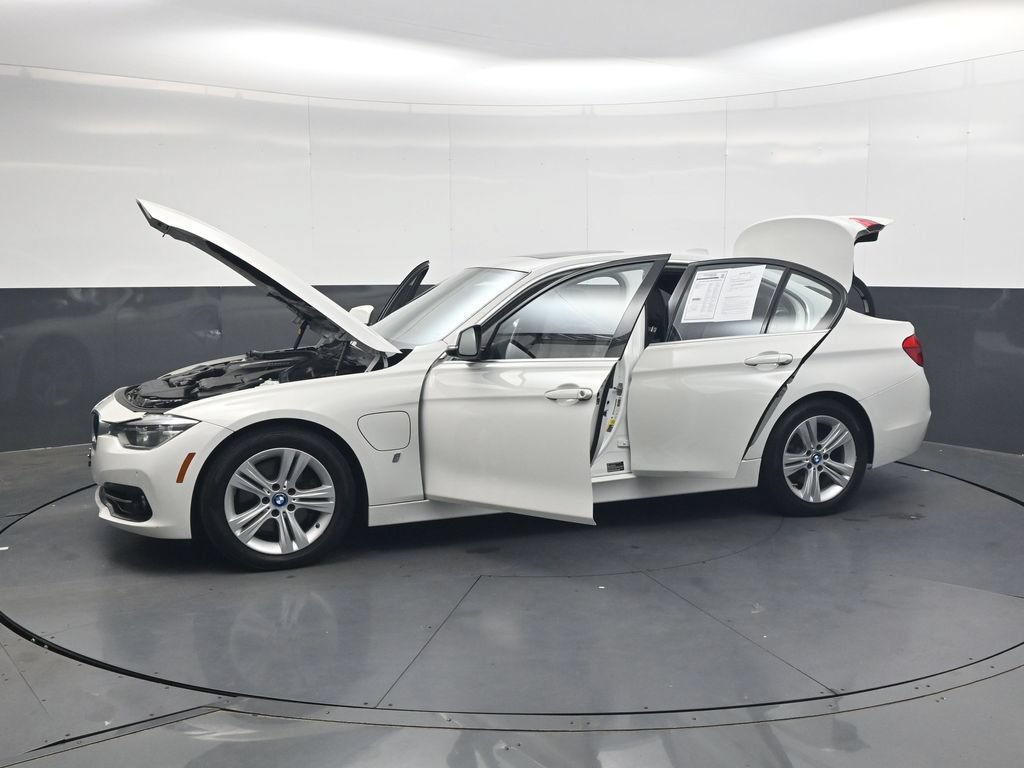 Used 2018 BMW 330e RWD image 43