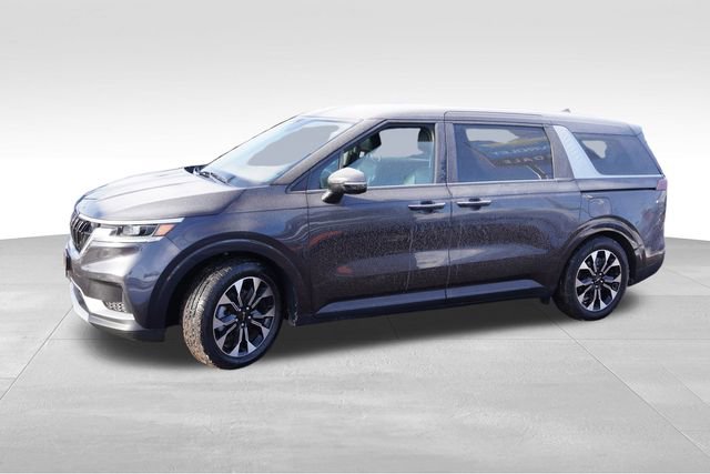 Used 2023 Kia Carnival EX image 10