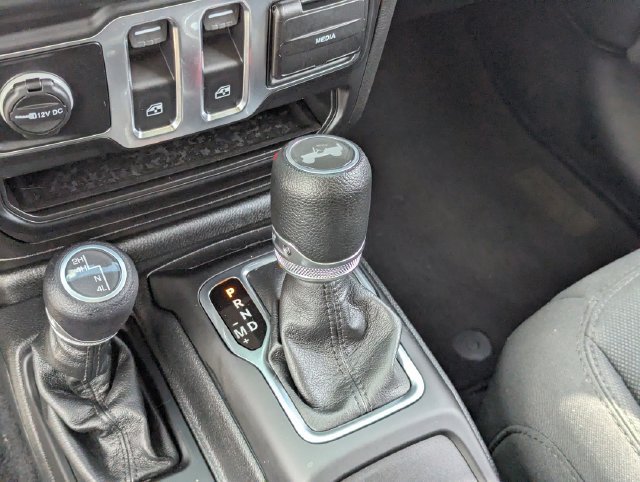 Used 2023 Jeep Wrangler Sport AWD/4WD image 29