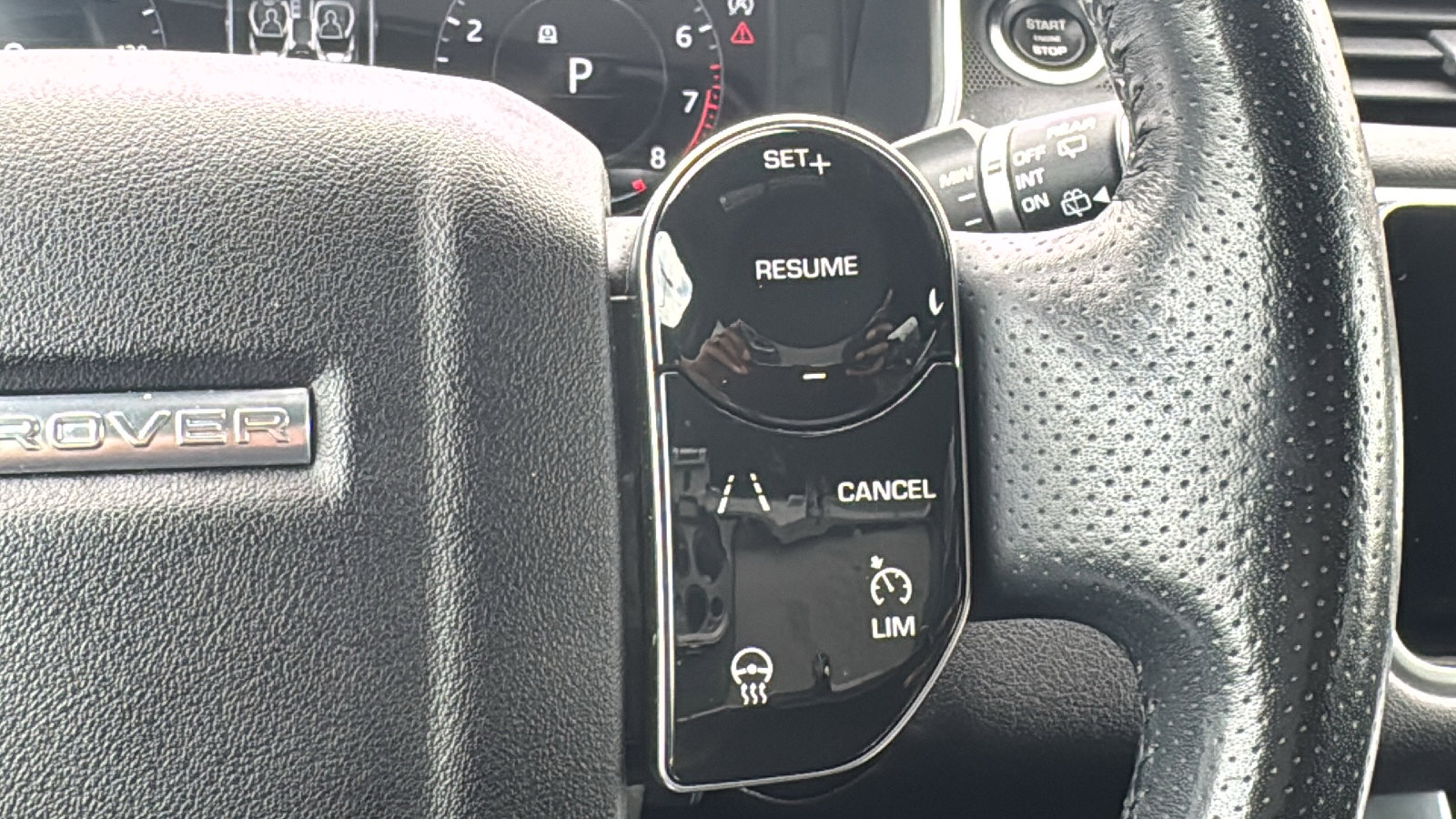 Used 2018 Land Rover Range Rover Sport HSE image 24