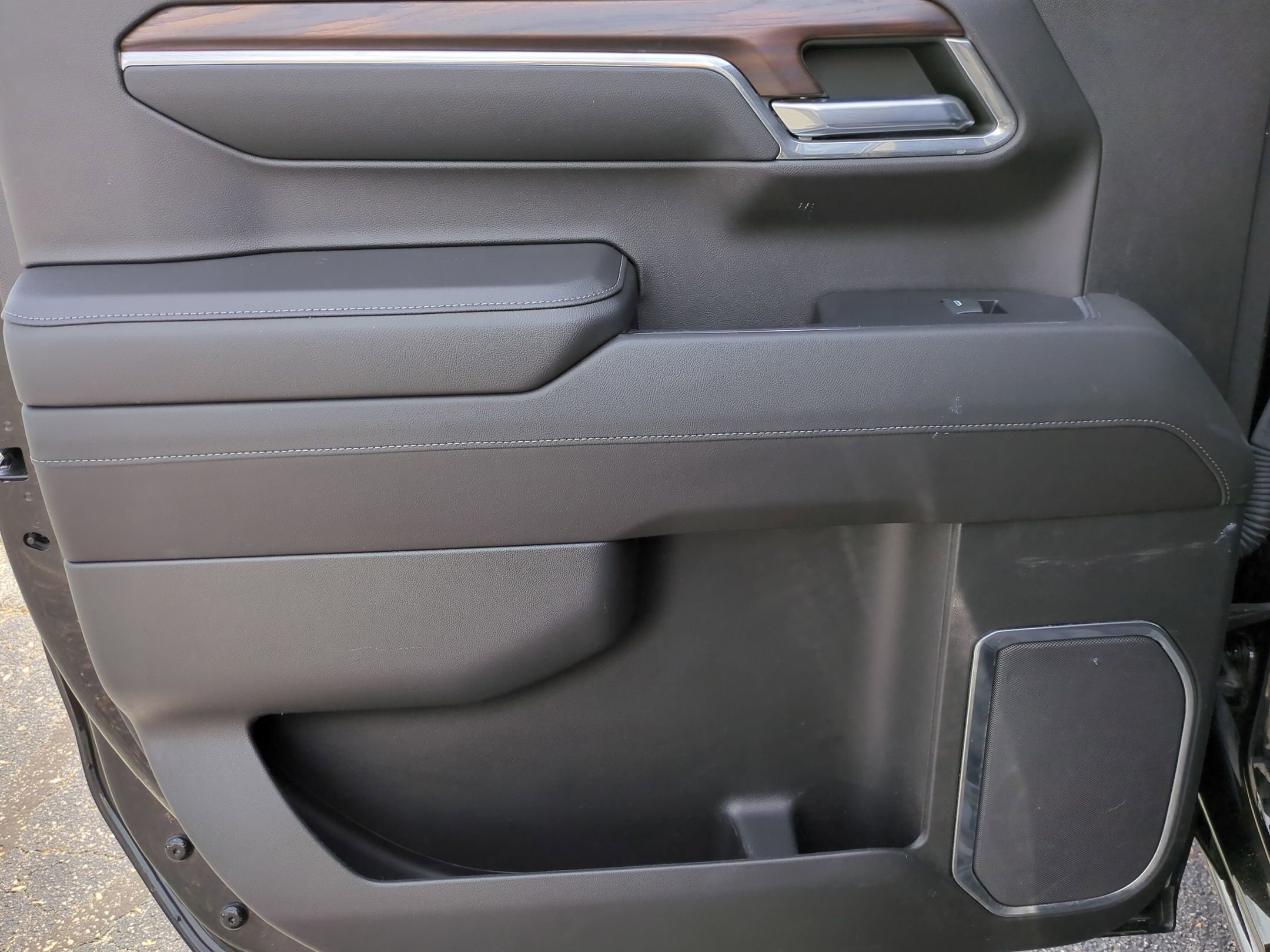 Used 2022 GMC Sierra 1500 SLT w/ SLT Premium Plus Package AWD/4WD image 32