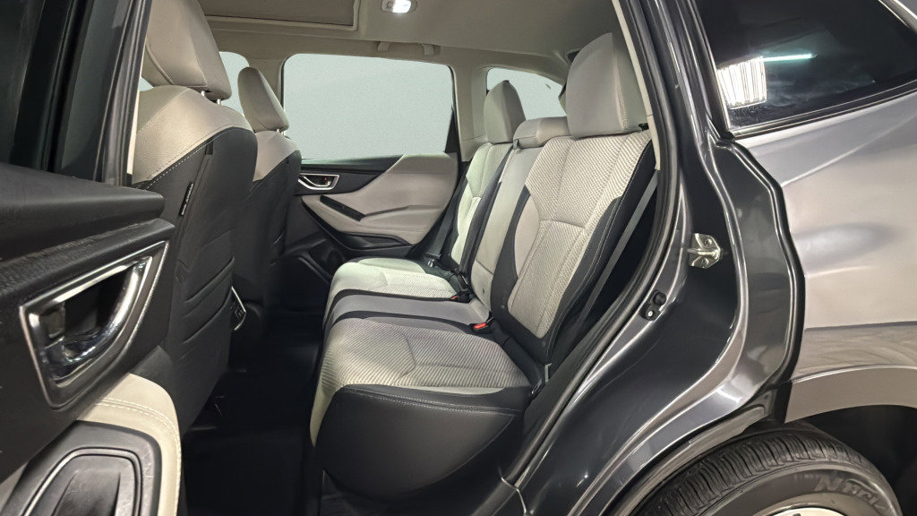 Used 2023 Subaru Forester Premium AWD/4WD image 33