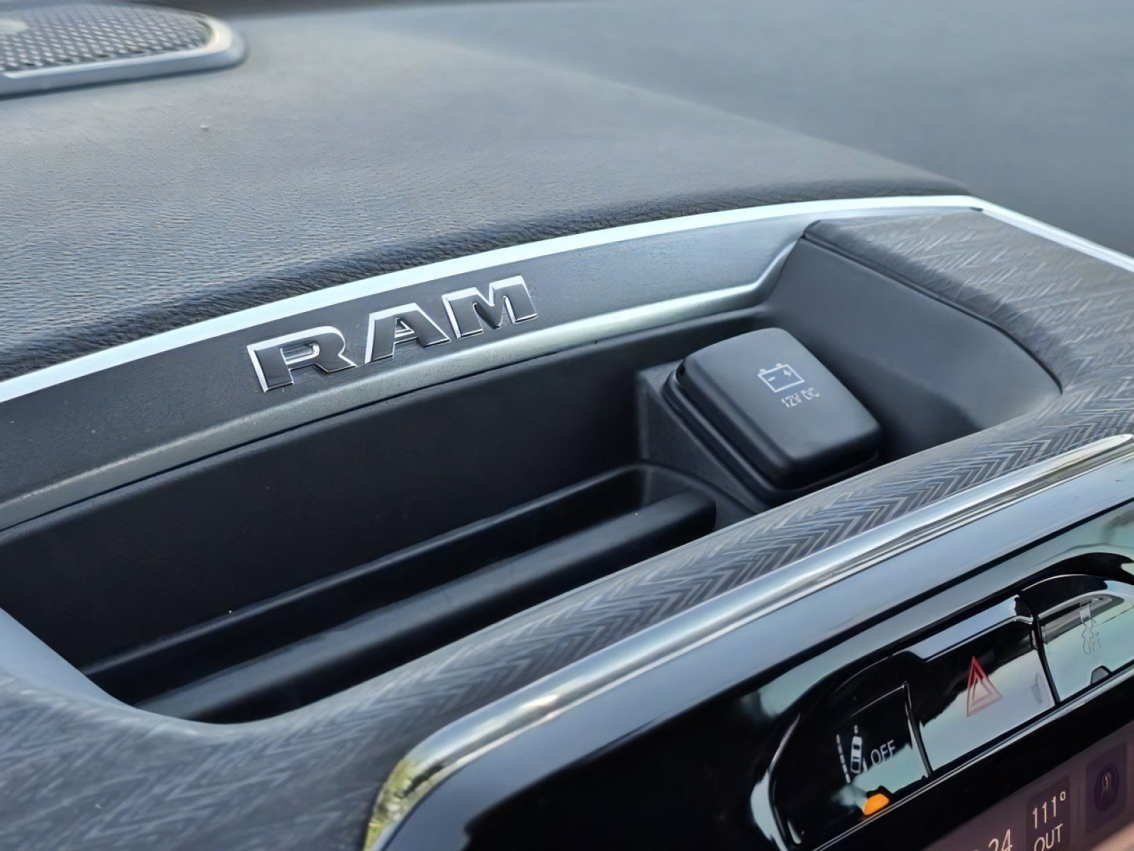 New 2026 RAM 2500 Laramie w/ Night Edition AWD/4WD image 26