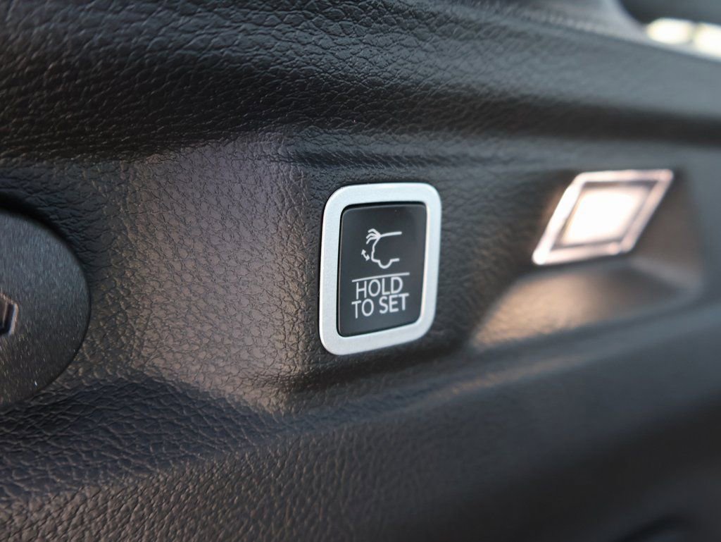 New 2026 Jeep Grand Cherokee L Limited w/ Trailer Tow Package image 17