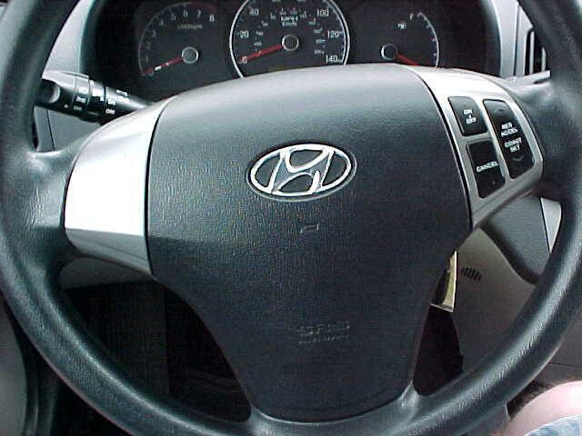 Used 2010 Hyundai Elantra GLS image 21