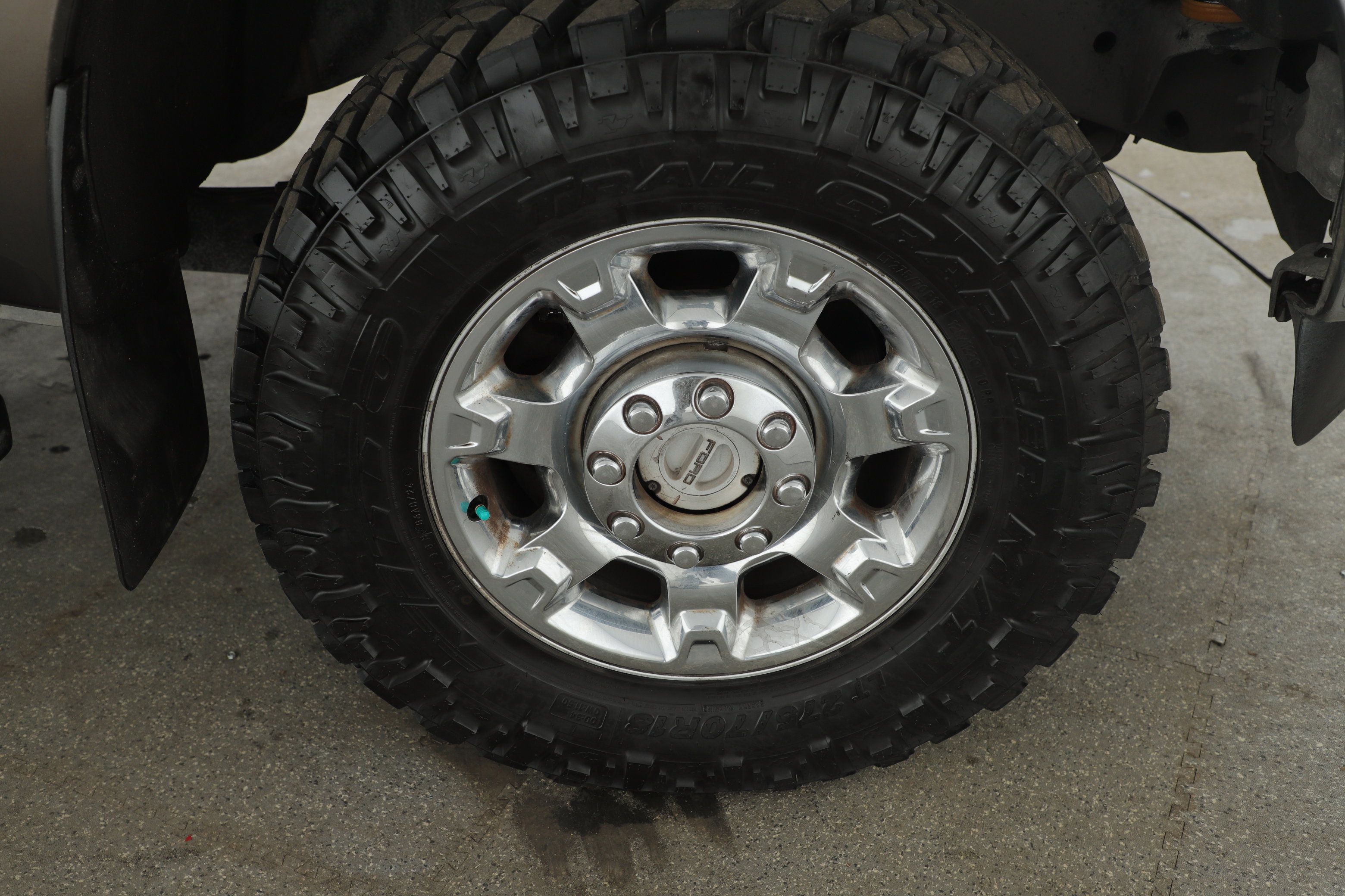 Used 2016 Ford F250 XLT w/ XLT Premium Package image 10