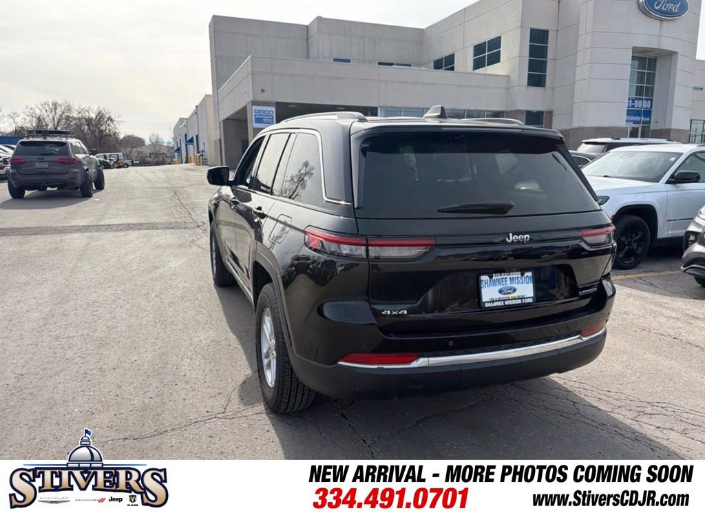 Used 2023 Jeep Grand Cherokee Laredo image 7