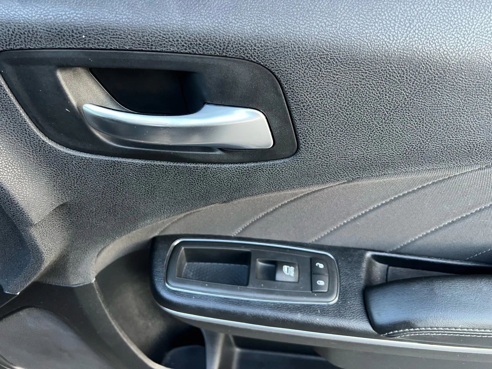 Used 2017 Dodge Charger SXT image 32