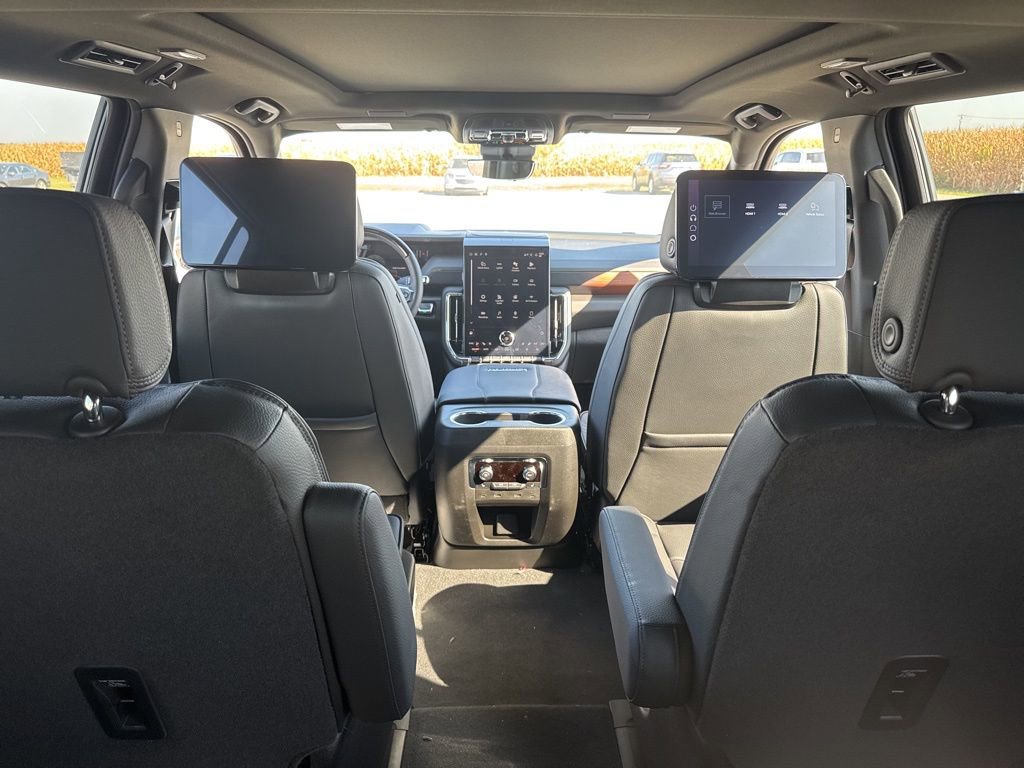 New 2026 GMC Yukon XL Denali w/ Denali Reserve Package image 14