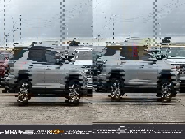 Used 2025 Chevrolet Equinox LT FWD image 5