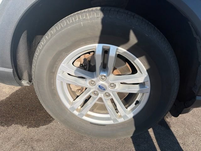 Used 2021 Ford Explorer XLT w/ Equipment Group 202A AWD/4WD image 4