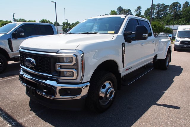 Certified 2025 Ford F350 Lariat w/ Lariat Ultimate Package AWD/4WD image 3