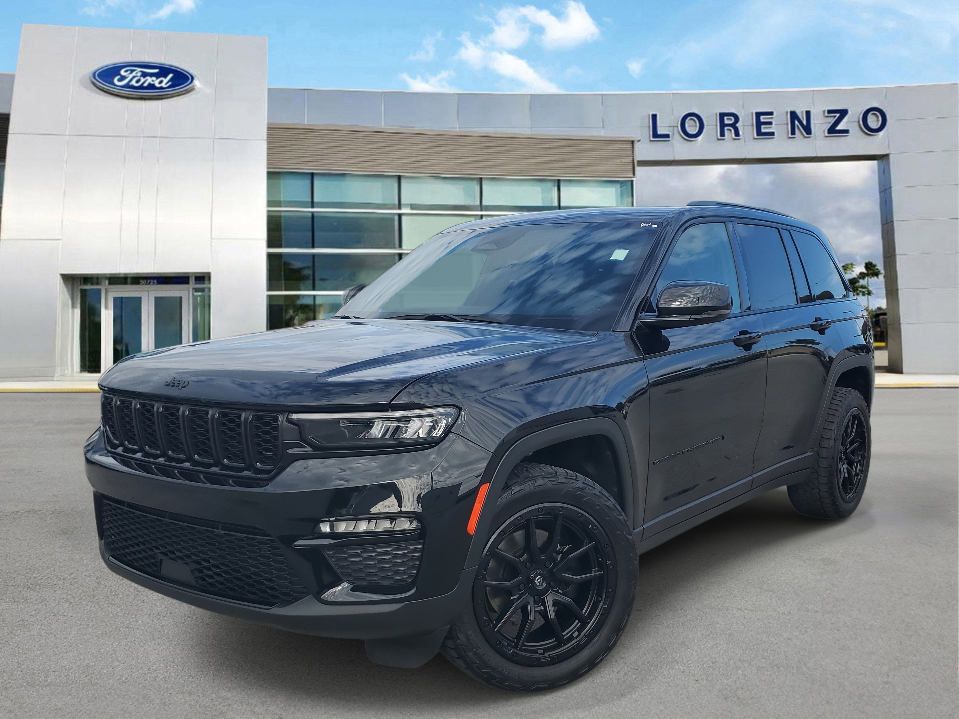 Used 2024 Jeep Grand Cherokee Limited w/ Black Appearance Package
