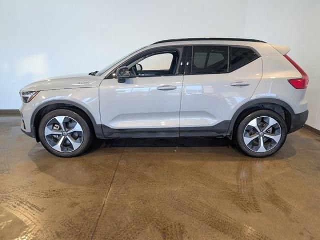 Used 2026 Volvo XC40 B5 Plus w/ Protection Package Premier image 3