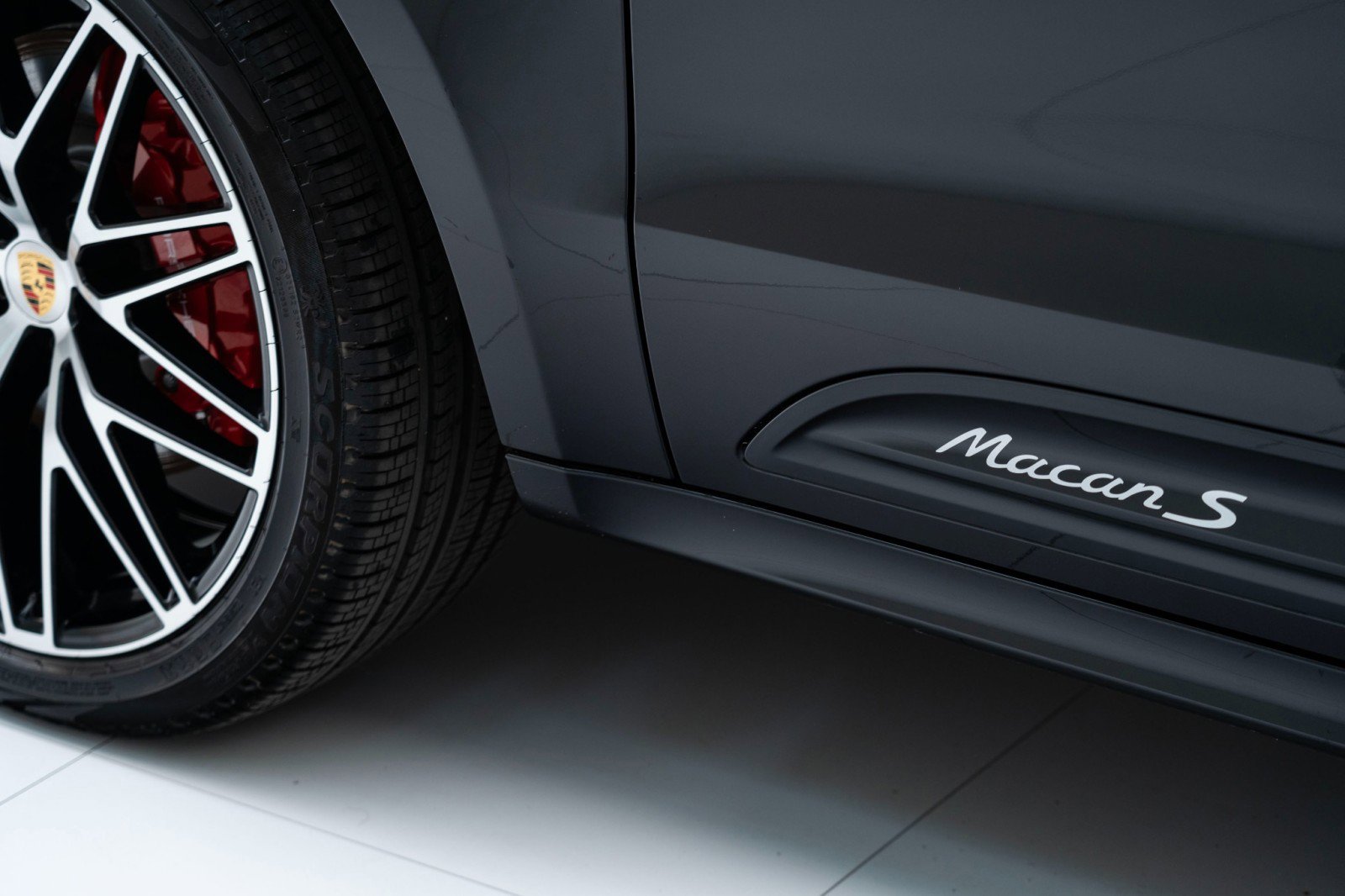 New 2025 Porsche Macan S image 13