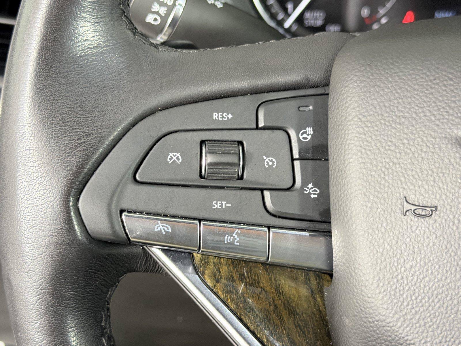 Used 2023 Cadillac XT6 Premium Luxury FWD image 28