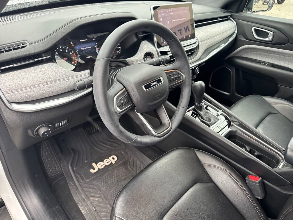 Used 2024 Jeep Compass Latitude image 17