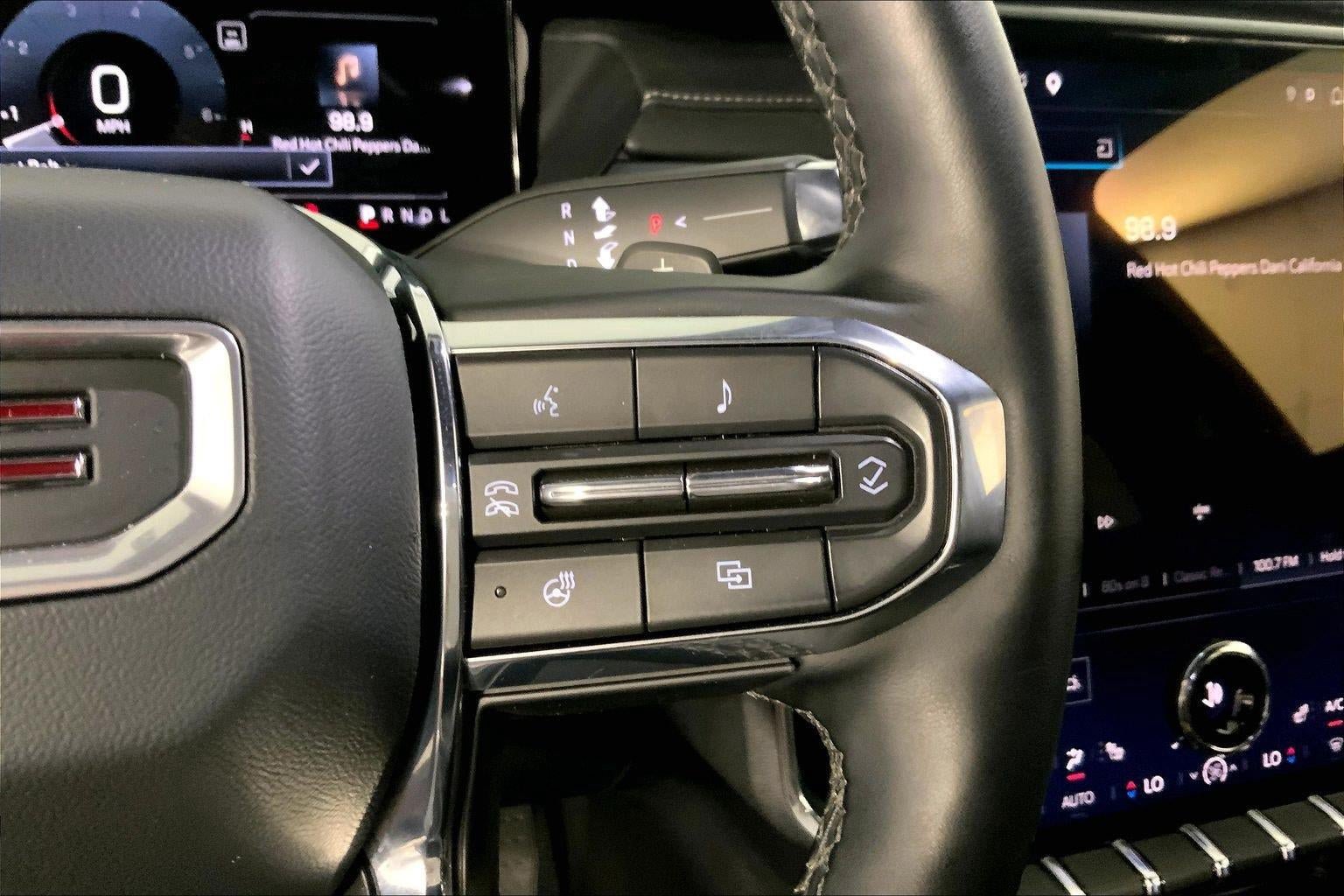 Used 2025 GMC Acadia Elevation AWD/4WD image 19