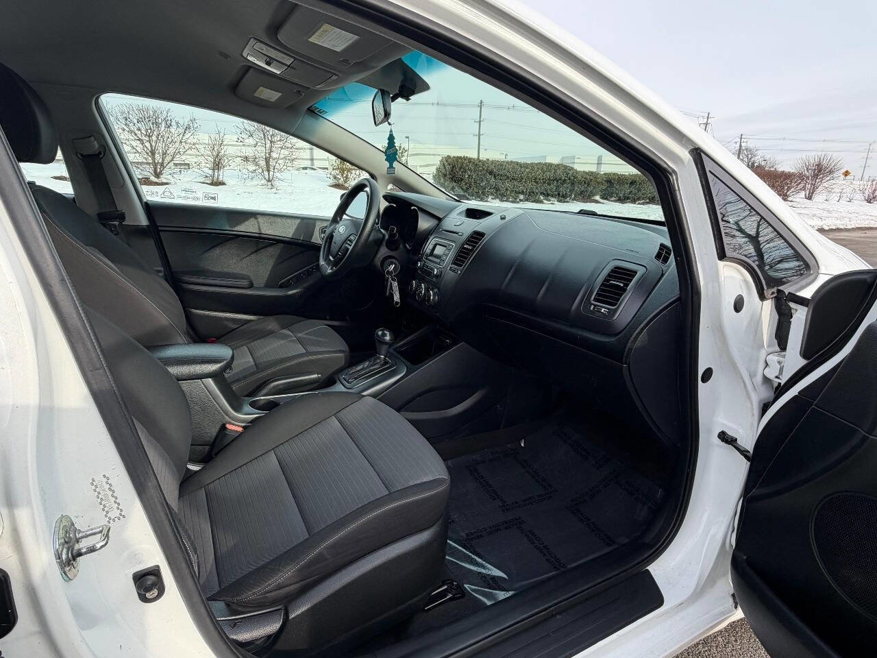 Used 2015 Kia Forte LX w/ Popular Package image 18