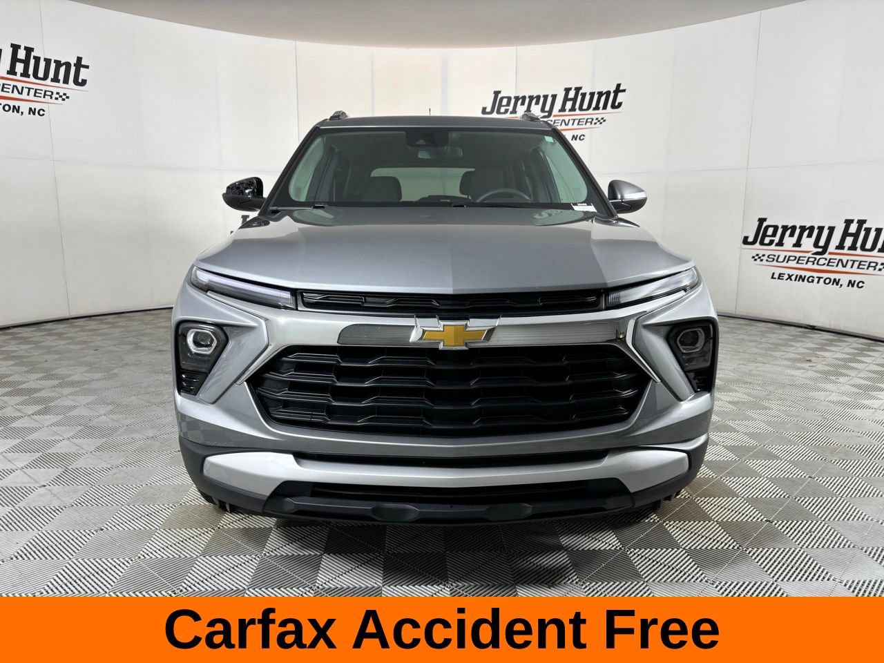 Used 2025 Chevrolet TrailBlazer LT AWD/4WD image 3