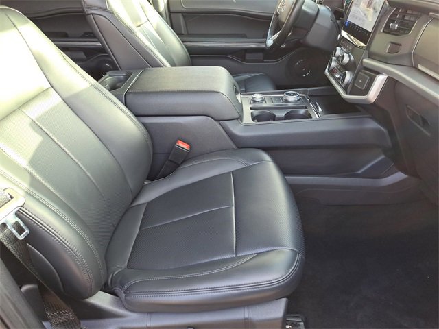Used 2024 Ford Expedition XLT image 24