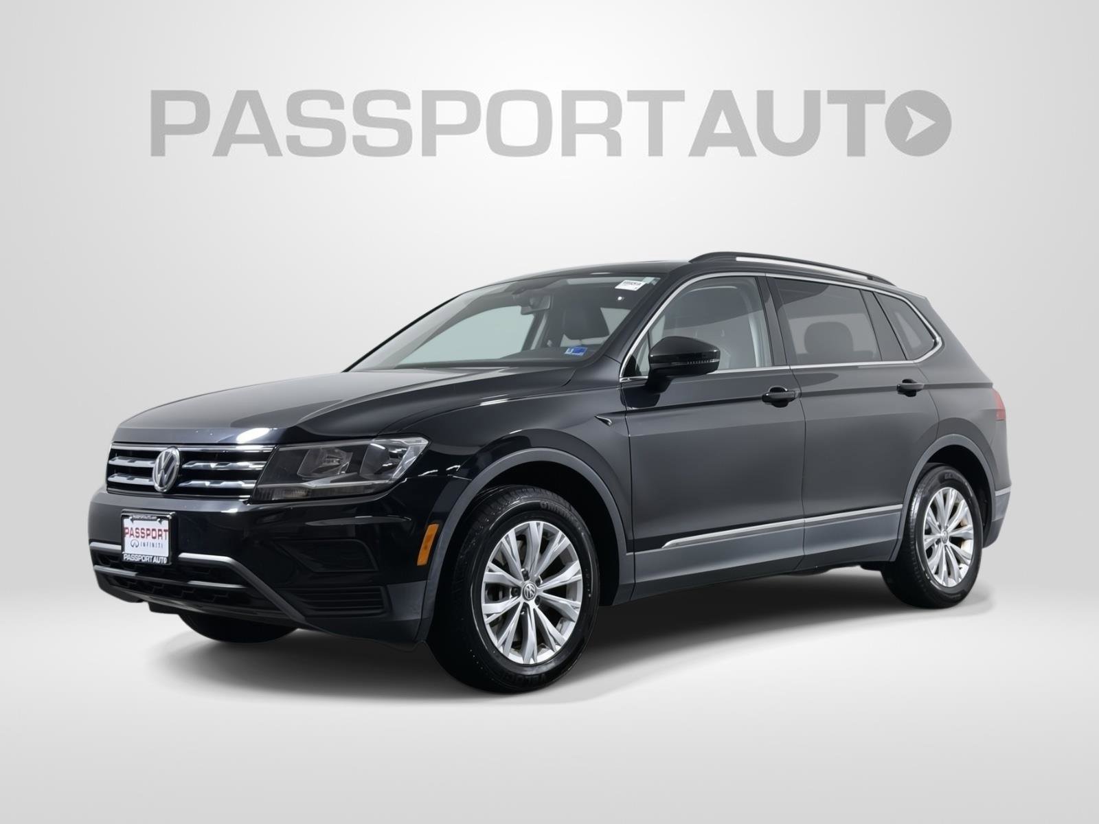 Used 2018 Volkswagen Tiguan SE w/ Panoramic Sunroof Package FWD image 1