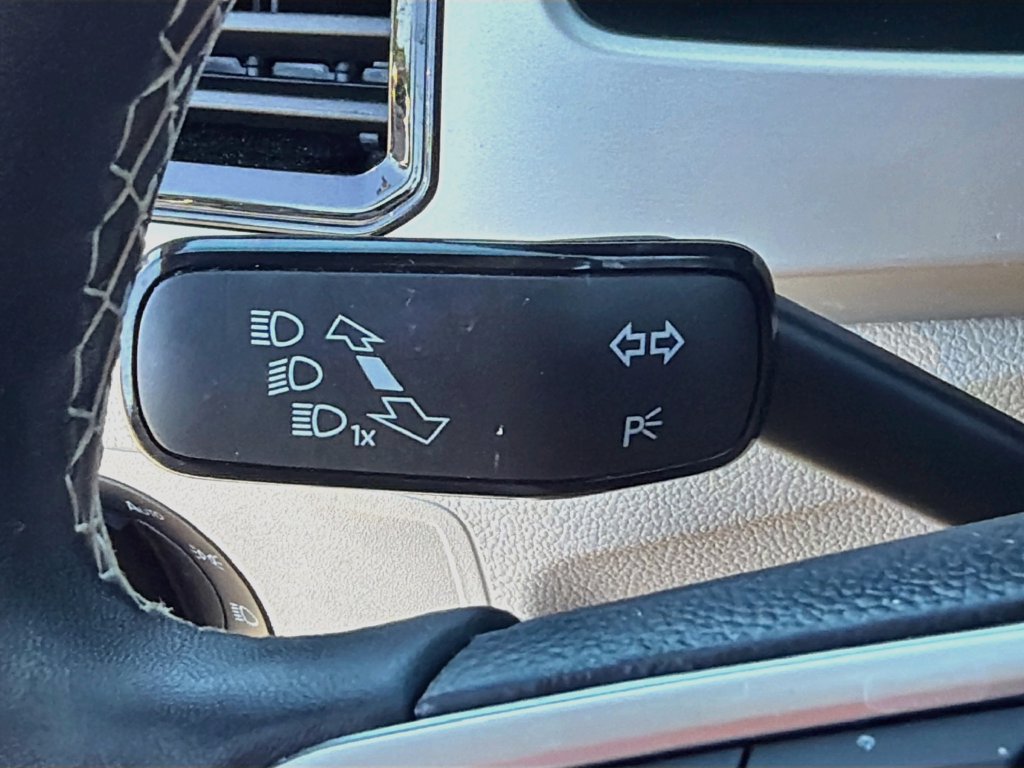 Used 2023 Volkswagen Atlas SE w/ Panoramic Sunroof Package AWD/4WD image 27