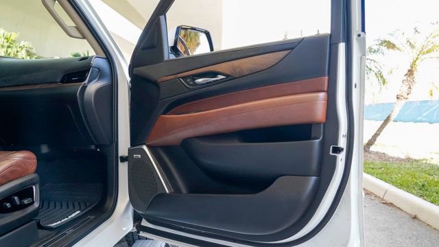 Used 2019 Cadillac Escalade ESV Premium Luxury image 75