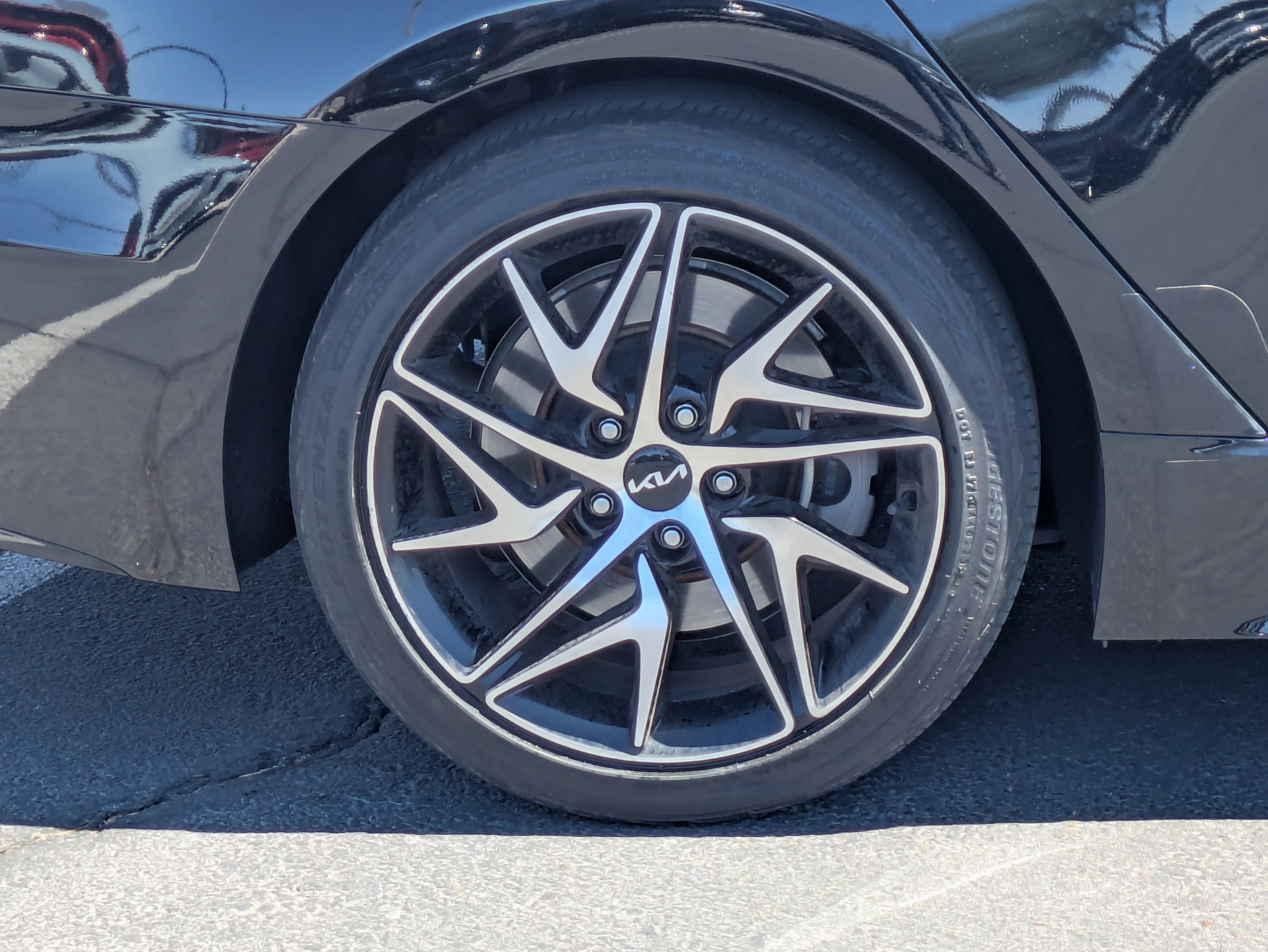 Used 2023 Kia Stinger GT-Line w/ Sun & Sound Package RWD image 9