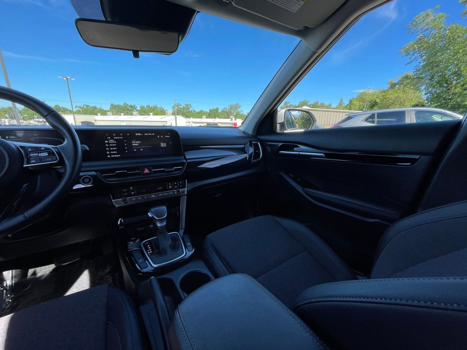 Used 2025 Kia Seltos S FWD image 36