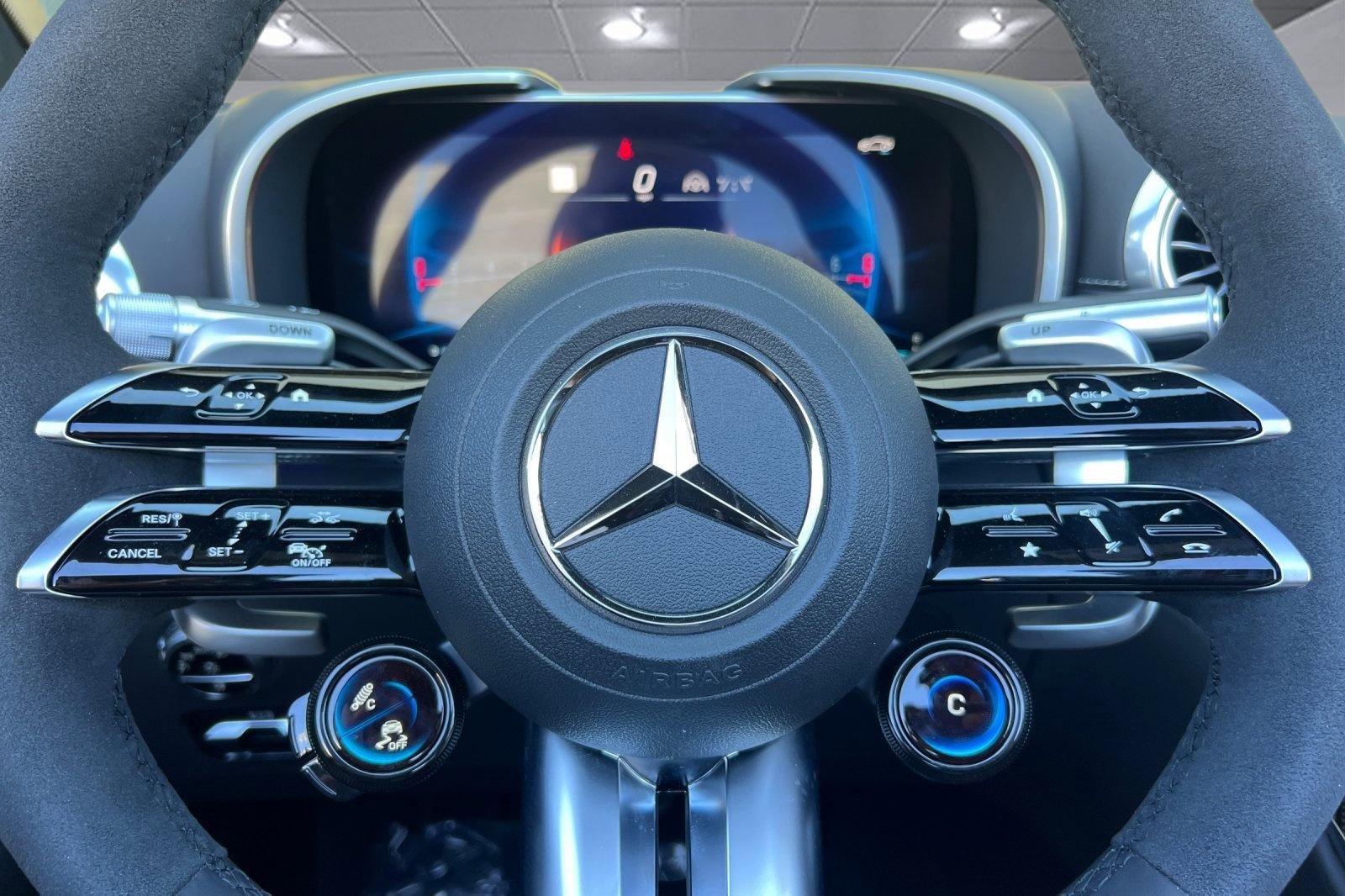 Used 2024 Mercedes-Benz SL 63 AMG 4MATIC image 19