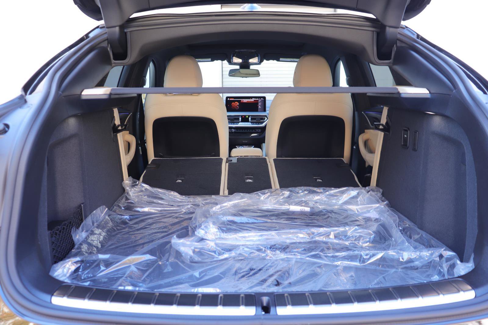 New 2025 BMW X4 xDrive30i w/ Premium Package image 15