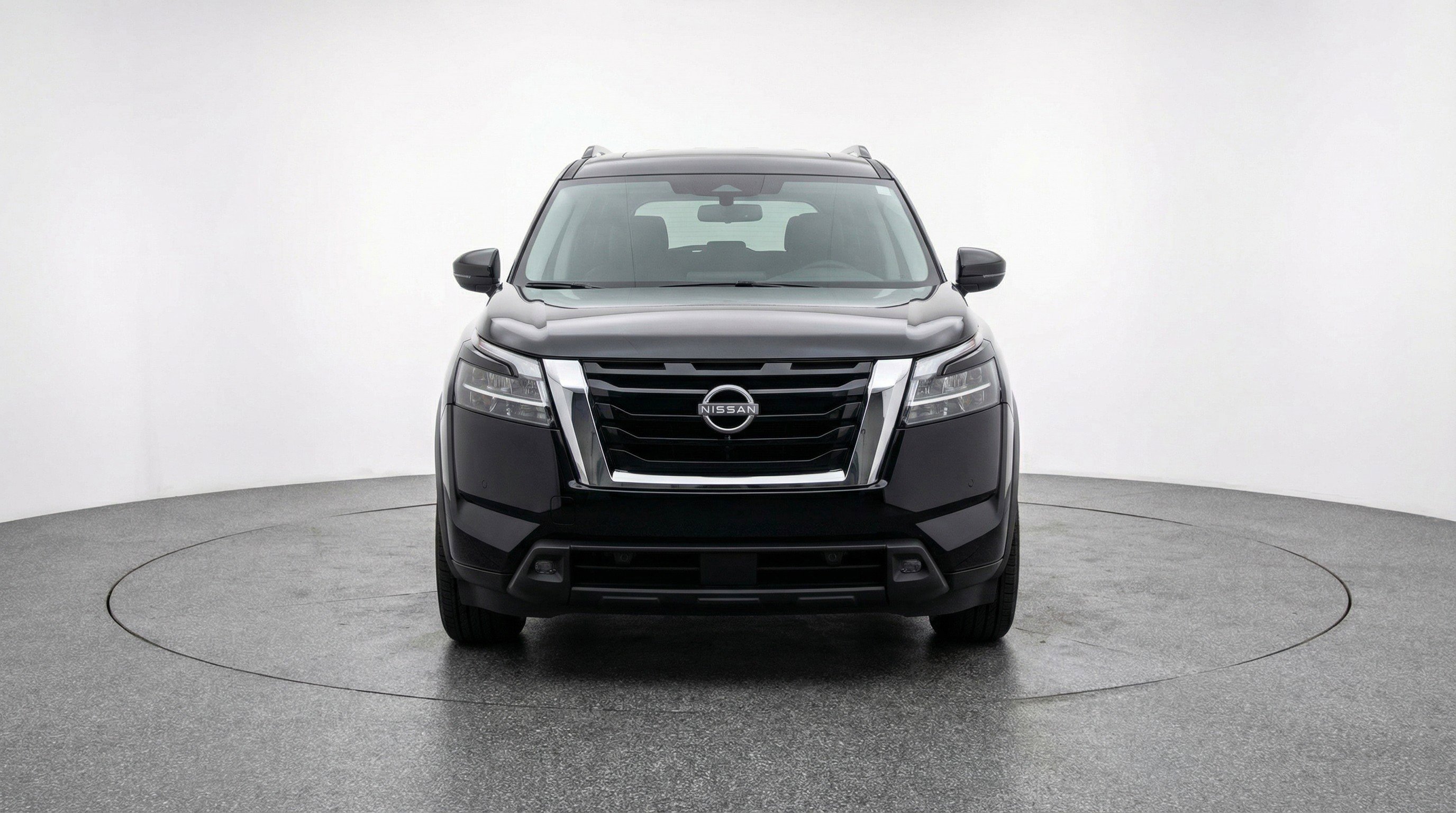 Used 2025 Nissan Pathfinder SV image 2