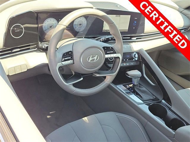 Used 2024 Hyundai Elantra SEL w/ Convenience Package image 2