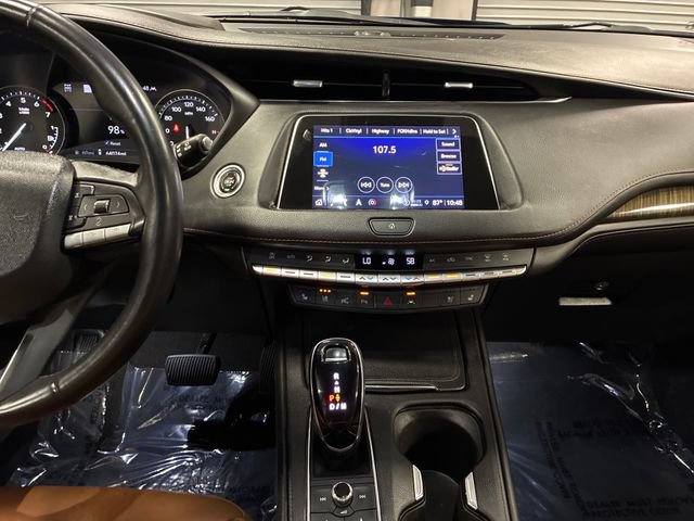 Used 2022 Cadillac XT4 Premium Luxury w/ Technology Package AWD/4WD image 18