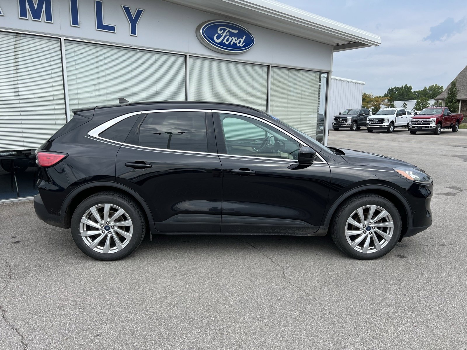 Used 2021 Ford Escape Titanium w/ Titanium Elite Package image 8