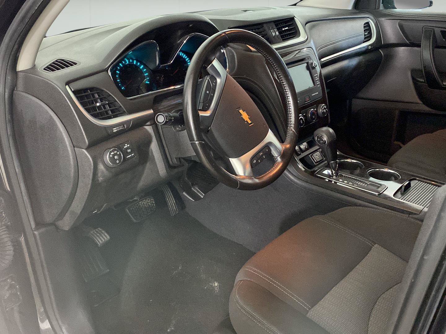 Used 2015 Chevrolet Traverse LT w/ Style and Technology Package AWD/4WD image 13