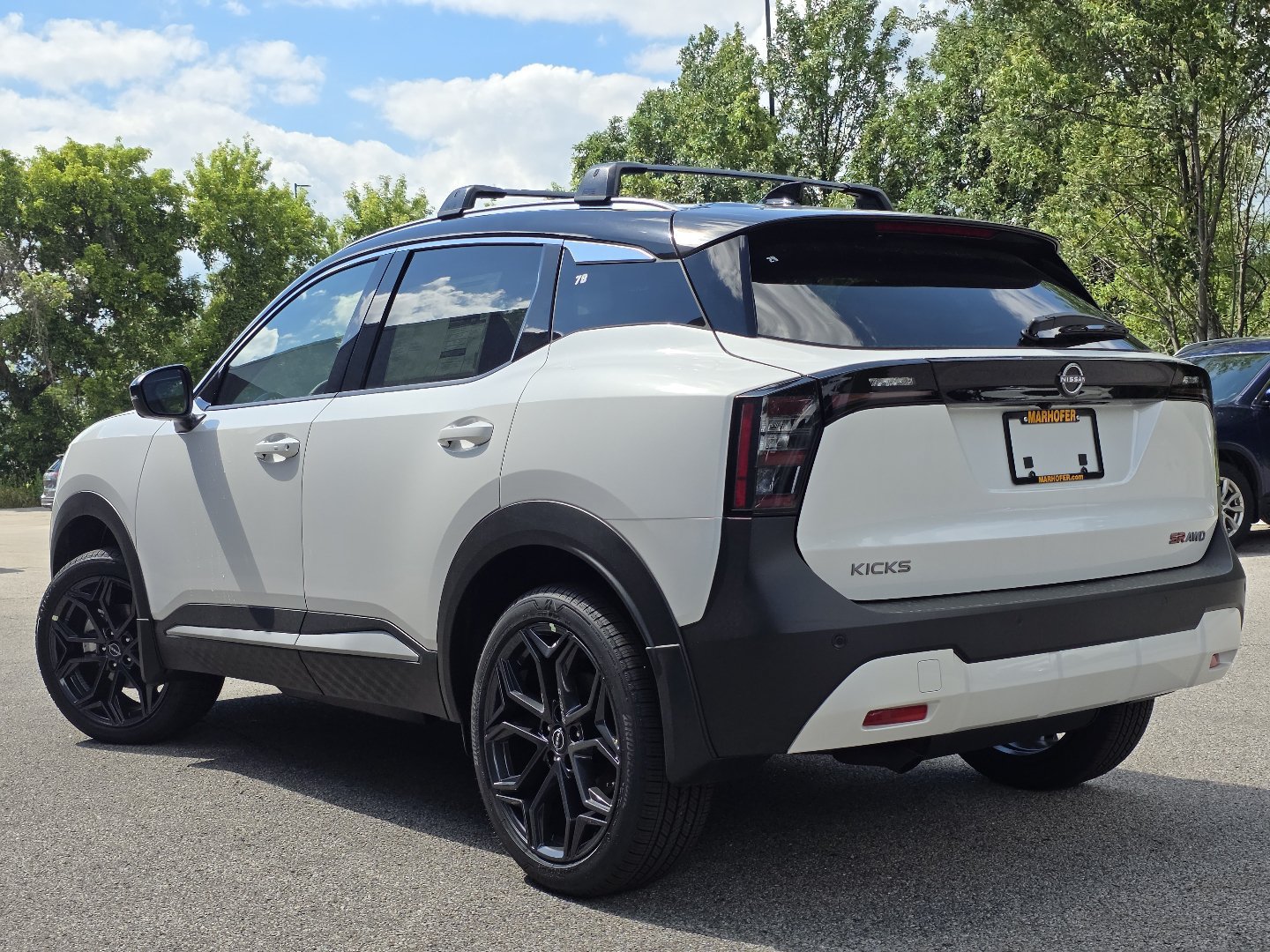 New 2026 Nissan Kicks SR AWD/4WD image 16