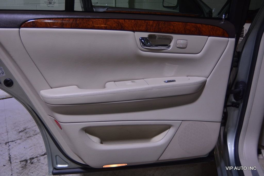 Used 2007 Cadillac DTS Luxury I w/ Trunk Convenience Package image 7