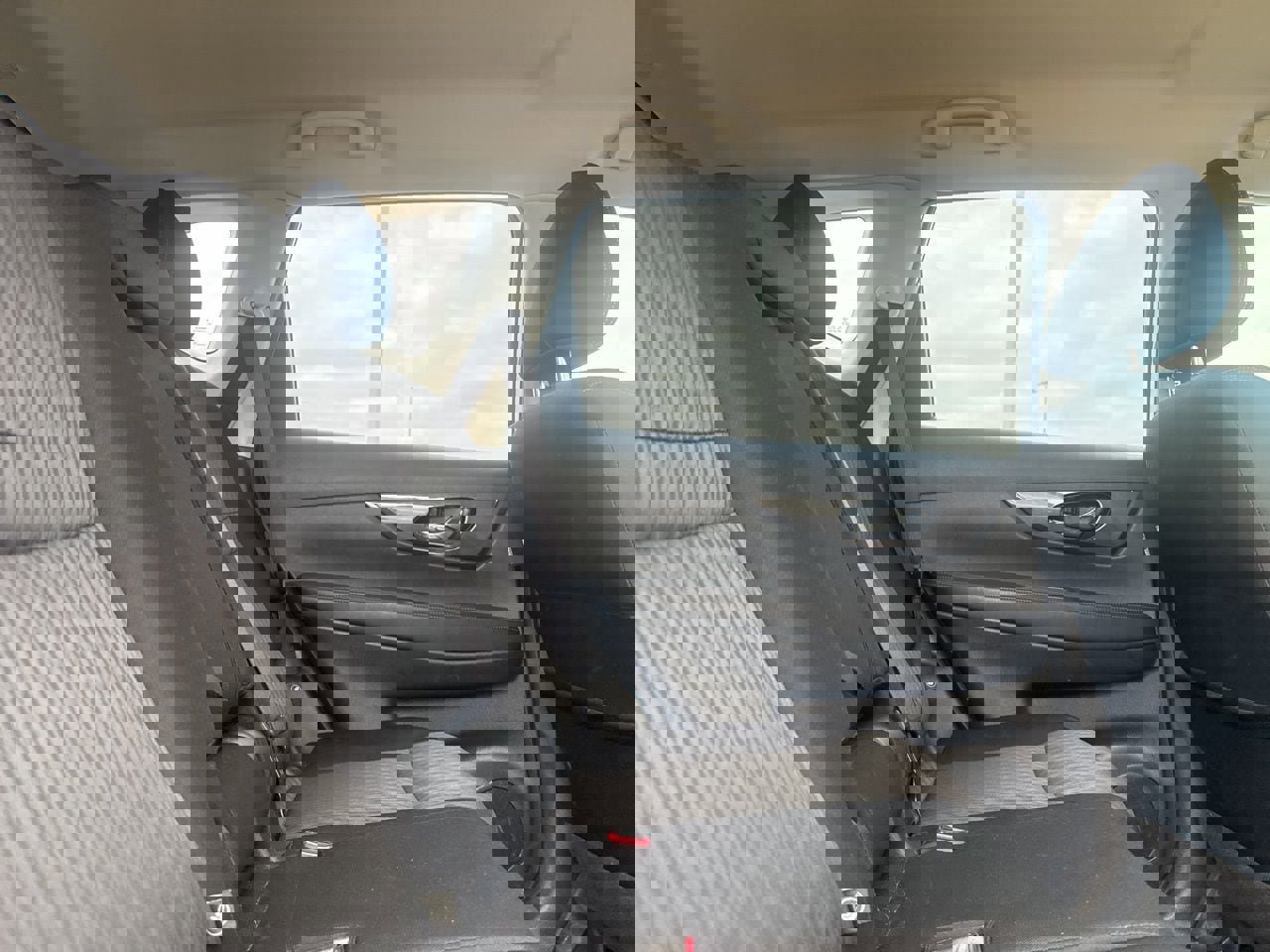 Used 2020 Nissan Rogue SV image 25