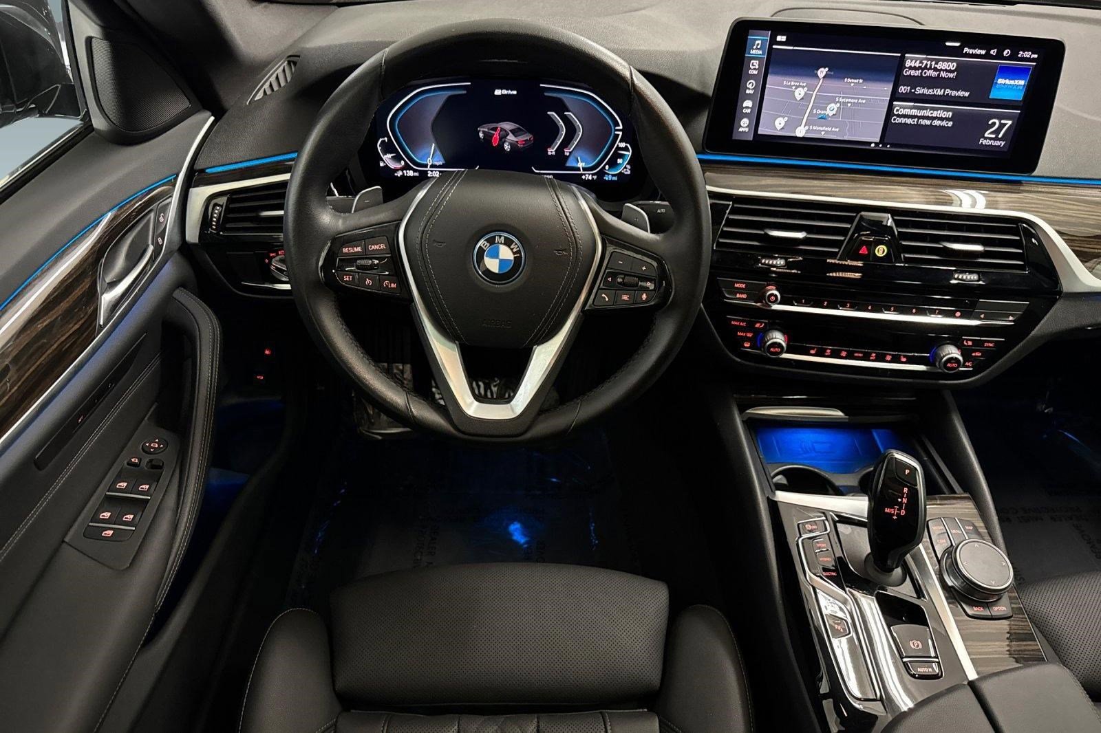 Used 2023 BMW 530e w/ Convenience Package image 28