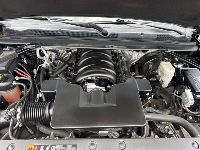 Used 2017 Chevrolet Suburban LT RWD image 10