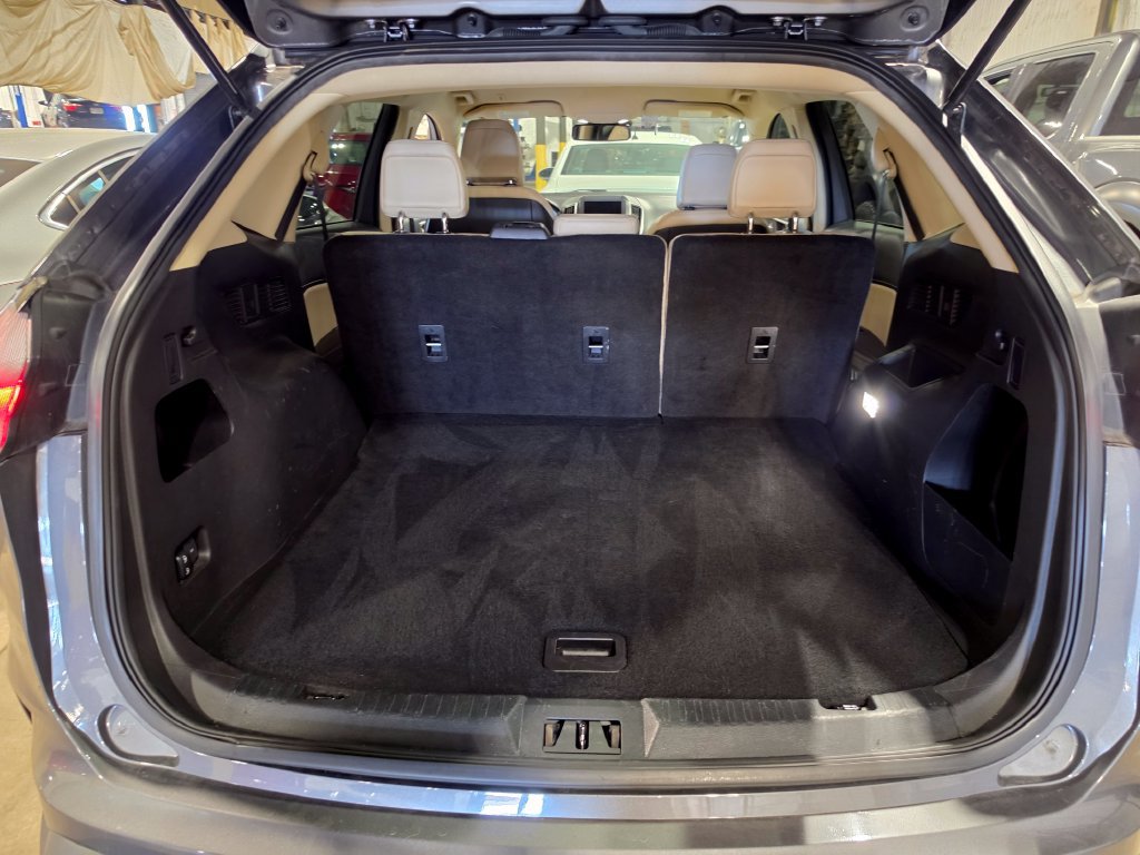 Used 2024 Ford Edge SEL AWD/4WD image 8