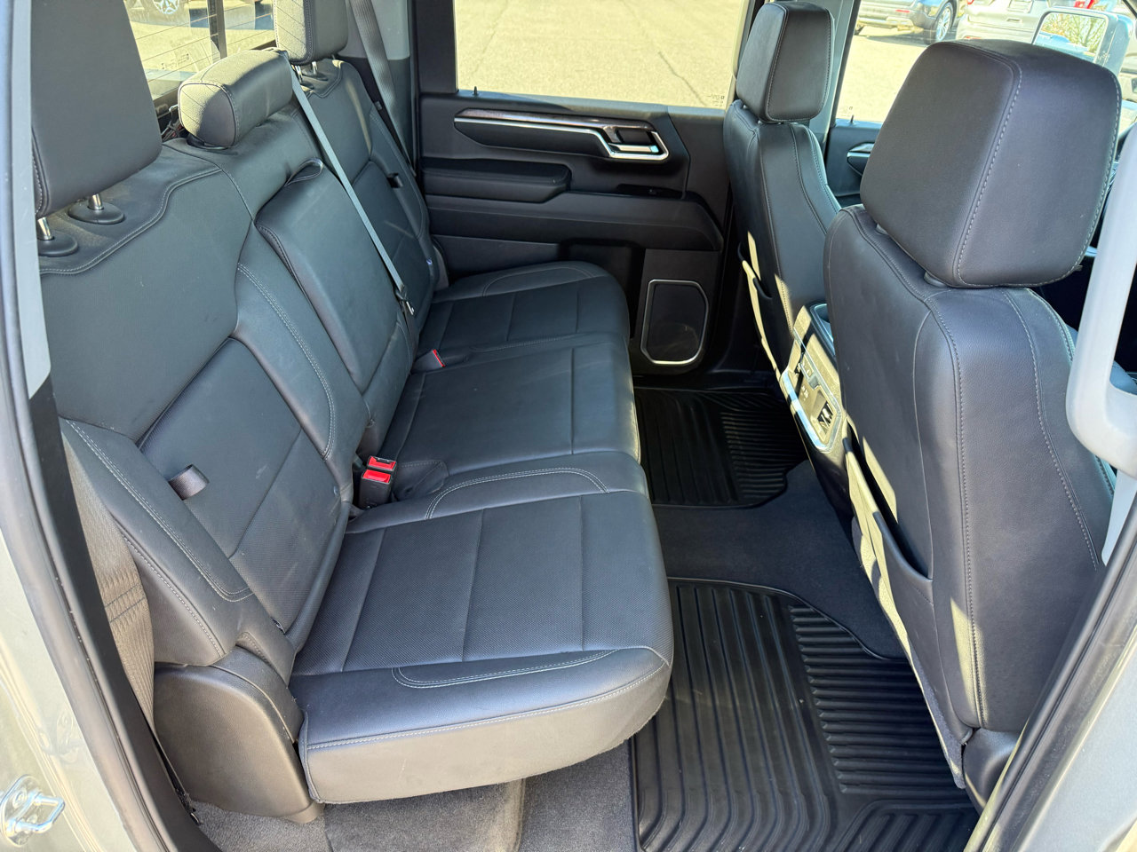 Used 2025 Chevrolet Silverado 3500 LTZ w/ LTZ Texas Edition image 28