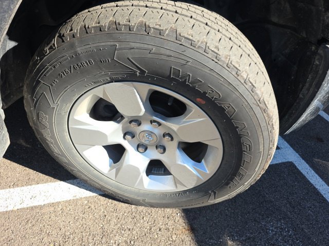 Used 2025 RAM 1500 Big Horn AWD/4WD image 4