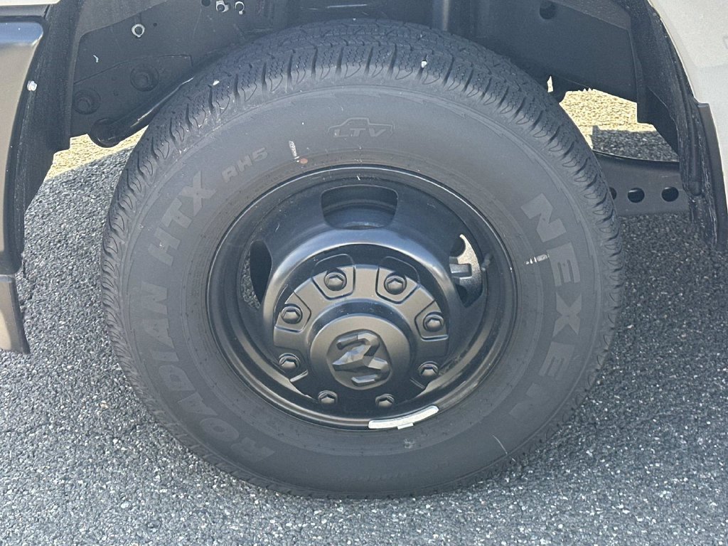 New 2025 RAM 3500 Tradesman AWD/4WD image 9