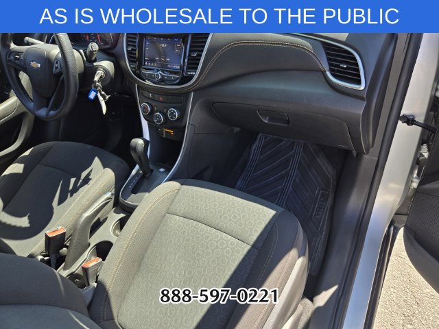 Used 2020 Chevrolet Trax LS w/ Tint and Cruise Package FWD image 17