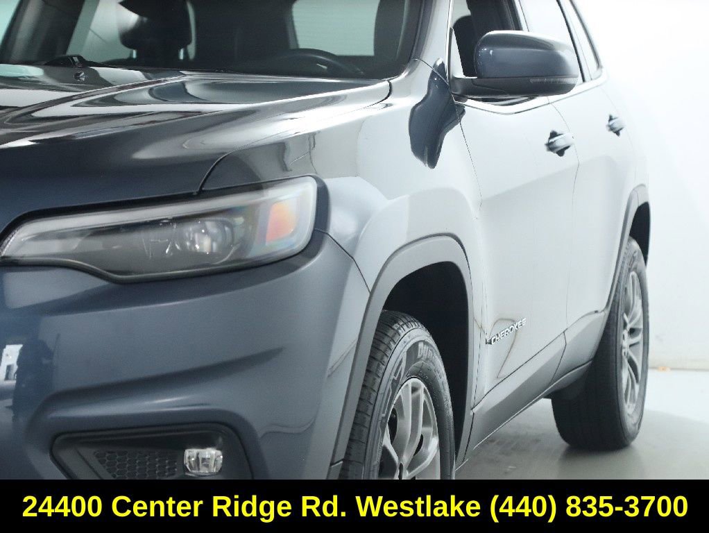 Used 2019 Jeep Cherokee Latitude Plus w/ Cold Weather Group AWD/4WD image 5